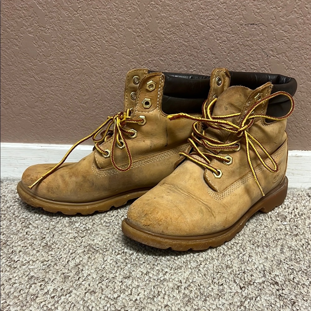 Timberland Tan Work Boots with Padded Ankle and Rubber Sole- used condition